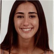 Profesora española con el C1 de inglés con mucho conocimiento en la asignatura y todos los certificados de los títulos